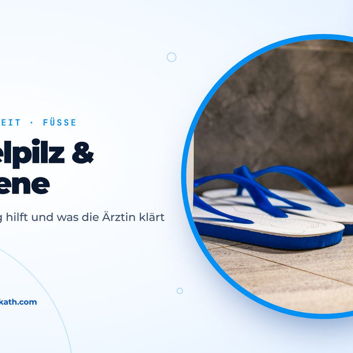 Badeschuhe auf einem gefliesten Boden, Titelbild zum Ratgeber Nagelpilz